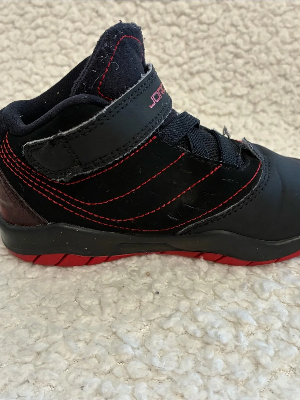 Nike Air Jordan Velocity Toddler Sneaker Shoes Size 8C Black & Red.